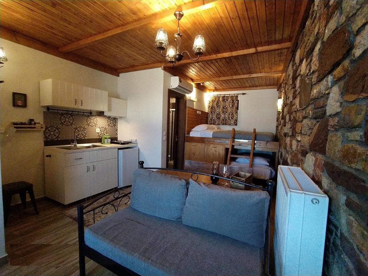Rustic House Apartment Embonas Exterior photo